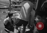Standbild Vietnamesische Flüchtlinge Vietnam, 1954, aus Sekunde 62 historischem Filmmaterial Videoclip 65675071169