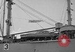 Standbild Vietnamesische Flüchtlinge Vietnam, 1954, aus Sekunde 44 historischem Filmmaterial Videoclip 65675071170