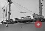 Standbild Vietnamesische Flüchtlinge Vietnam, 1954, aus Sekunde 58 historischem Filmmaterial Videoclip 65675071170