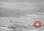 Standbild amphibische Landung Palau Inseln, 1944, aus Sekunde 16 historischem Filmmaterial Videoclip 65675071180