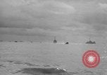 Standbild amphibische Landung Palau Inseln, 1944, aus Sekunde 18 historischem Filmmaterial Videoclip 65675071180