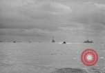 Standbild amphibische Landung Palau Inseln, 1944, aus Sekunde 21 historischem Filmmaterial Videoclip 65675071180