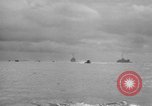 Standbild amphibische Landung Palau Inseln, 1944, aus Sekunde 22 historischem Filmmaterial Videoclip 65675071180