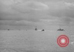 Standbild amphibische Landung Palau Inseln, 1944, aus Sekunde 23 historischem Filmmaterial Videoclip 65675071180