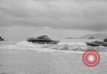 Standbild amphibische Landung Palau Inseln, 1944, aus Sekunde 38 historischem Filmmaterial Videoclip 65675071180