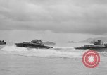 Standbild amphibische Landung Palau Inseln, 1944, aus Sekunde 39 historischem Filmmaterial Videoclip 65675071180