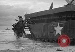 Standbild amphibische Landung Palau Inseln, 1944, aus Sekunde 50 historischem Filmmaterial Videoclip 65675071180