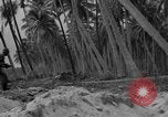 Standbild amphibische Landung Palau Inseln, 1944, aus Sekunde 60 historischem Filmmaterial Videoclip 65675071180