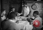 Standbild Afroamerikanische Bauern essen zu Abend United States USA, 1931, aus Sekunde 7 historischem Filmmaterial Videoclip 65675071226