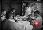 Standbild Afroamerikanische Bauern essen zu Abend United States USA, 1931, aus Sekunde 19 historischem Filmmaterial Videoclip 65675071226