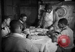 Standbild Afroamerikanische Bauern essen zu Abend United States USA, 1931, aus Sekunde 20 historischem Filmmaterial Videoclip 65675071226