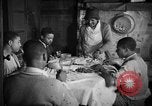 Standbild Afroamerikanische Bauern essen zu Abend United States USA, 1931, aus Sekunde 22 historischem Filmmaterial Videoclip 65675071226