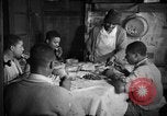 Standbild Afroamerikanische Bauern essen zu Abend United States USA, 1931, aus Sekunde 23 historischem Filmmaterial Videoclip 65675071226