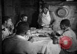 Standbild Afroamerikanische Bauern essen zu Abend United States USA, 1931, aus Sekunde 46 historischem Filmmaterial Videoclip 65675071226