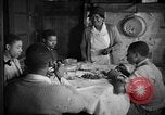 Standbild Afroamerikanische Bauern essen zu Abend United States USA, 1931, aus Sekunde 51 historischem Filmmaterial Videoclip 65675071226