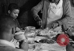 Standbild Afroamerikanische Bauern essen zu Abend United States USA, 1931, aus Sekunde 60 historischem Filmmaterial Videoclip 65675071226