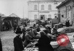 Immagine di Luogo di mercato La Russia, 1918, secondo 7 filmato di repertorio 65675071231
