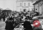 Immagine di Luogo di mercato La Russia, 1918, secondo 9 filmato di repertorio 65675071231