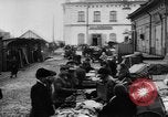 Immagine di Luogo di mercato La Russia, 1918, secondo 15 filmato di repertorio 65675071231