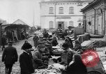 Immagine di Luogo di mercato La Russia, 1918, secondo 19 filmato di repertorio 65675071231