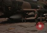 Immagine di Contrassegnare 84 bombe Laser-Guided Della Thailandia, 1969, secondo 5 filmato di repertorio 65675071237