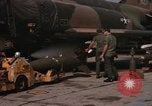 Immagine di Contrassegnare 84 bombe Laser-Guided Della Thailandia, 1969, secondo 18 filmato di repertorio 65675071237