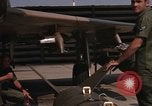 Immagine di Contrassegnare 84 bombe Laser-Guided Della Thailandia, 1969, secondo 33 filmato di repertorio 65675071237