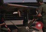 Immagine di Contrassegnare 84 bombe Laser-Guided Della Thailandia, 1969, secondo 35 filmato di repertorio 65675071237