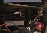 Immagine di Contrassegnare 84 bombe Laser-Guided Della Thailandia, 1969, secondo 36 filmato di repertorio 65675071237