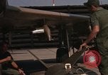 Immagine di Contrassegnare 84 bombe Laser-Guided Della Thailandia, 1969, secondo 37 filmato di repertorio 65675071237