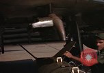 Immagine di Contrassegnare 84 bombe Laser-Guided Della Thailandia, 1969, secondo 45 filmato di repertorio 65675071237