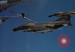 Immagine di Contrassegnare 84 bombe Laser-Guided Della Thailandia, 1969, secondo 32 filmato di repertorio 65675071239