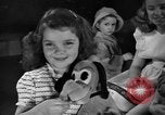 Immagine di Sfilata di moda New York United States USA, 1944, secondo 14 filmato di repertorio 65675071248
