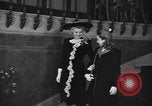 Immagine di Sfilata di moda New York United States USA, 1944, secondo 47 filmato di repertorio 65675071248