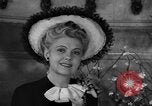Immagine di Sfilata di moda New York United States USA, 1944, secondo 56 filmato di repertorio 65675071248