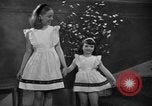 Immagine di Sfilata di moda New York United States USA, 1944, secondo 59 filmato di repertorio 65675071248