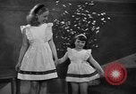Immagine di Sfilata di moda New York United States USA, 1944, secondo 60 filmato di repertorio 65675071248