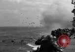 Immagine di Giapponese attacco aria Oceano Pacifico, 1945, secondo 38 filmato di repertorio 65675071264