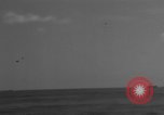 Standbild japanische Air Attack Pazifik, 1945, aus Sekunde 12 historischem Filmmaterial Videoclip 65675071267