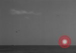 Standbild japanische Air Attack Pazifik, 1945, aus Sekunde 13 historischem Filmmaterial Videoclip 65675071267