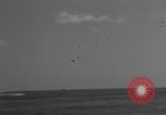 Standbild japanische Air Attack Pazifik, 1945, aus Sekunde 15 historischem Filmmaterial Videoclip 65675071267