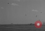 Standbild japanische Air Attack Pazifik, 1945, aus Sekunde 29 historischem Filmmaterial Videoclip 65675071267