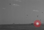 Standbild japanische Air Attack Pazifik, 1945, aus Sekunde 30 historischem Filmmaterial Videoclip 65675071267