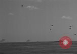 Standbild japanische Air Attack Pazifik, 1945, aus Sekunde 31 historischem Filmmaterial Videoclip 65675071267