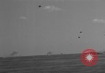 Standbild japanische Air Attack Pazifik, 1945, aus Sekunde 33 historischem Filmmaterial Videoclip 65675071267