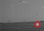 Standbild japanische Air Attack Pazifik, 1945, aus Sekunde 35 historischem Filmmaterial Videoclip 65675071267