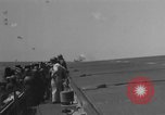Standbild japanische Air Attack Pazifik, 1945, aus Sekunde 43 historischem Filmmaterial Videoclip 65675071267