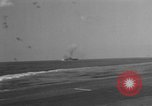 Standbild japanische Air Attack Pazifik, 1945, aus Sekunde 47 historischem Filmmaterial Videoclip 65675071267