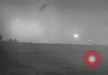 Standbild japanische Air Attack Pazifik, 1945, aus Sekunde 18 historischem Filmmaterial Videoclip 65675071268