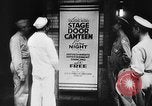 Standbild Bühne stars United States USA, 1942, aus Sekunde 7 historischem Filmmaterial Videoclip 65675071270